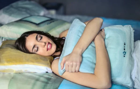 Elegear Revolutionary Cooling Blanket Review--Will this popular blanket really cool you all night long?