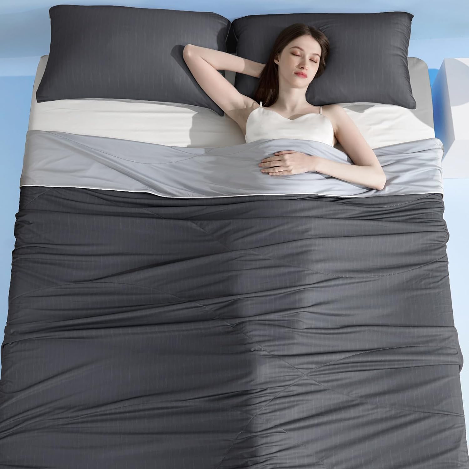 Arc-Chill 3.0 – Q-max>0.55 Featherlight & Breathable Gray Cooling Comforter