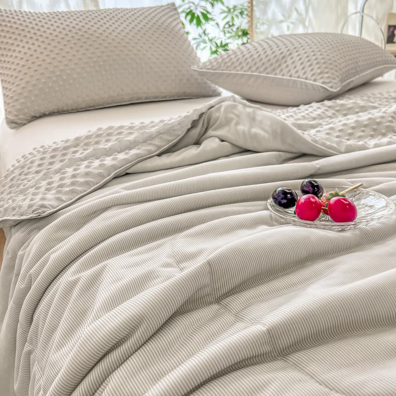 রিভার্সিবল টেক্সচার্ড আলট্রা-সফট আইসক্রিমের মতো কুলিং গ্রীষ্মকালীন কম্ফটার