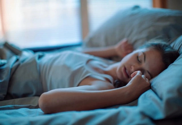 How Does Cooling Blanket Work and How to Keep Cool all Night Without Air Conditioning?