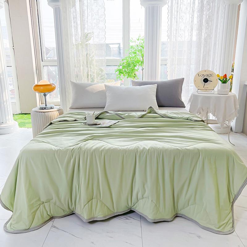 Cooling Ice Silk Summer Comforter machine washable